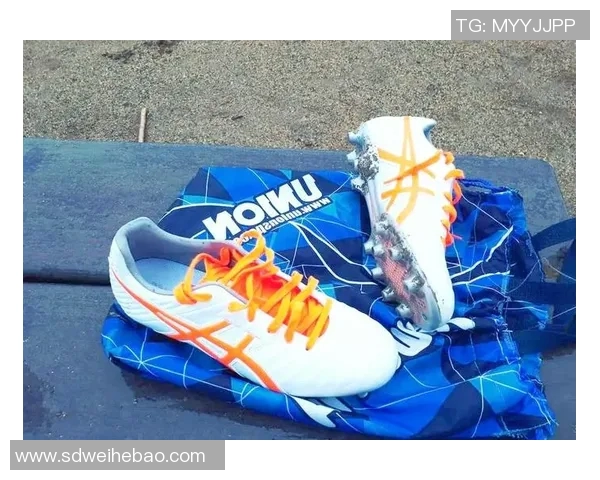 如何选择适合球星脚型的足球鞋尺寸及穿戴技巧 如何选择适合球星脚型的足球鞋尺寸及穿戴技巧